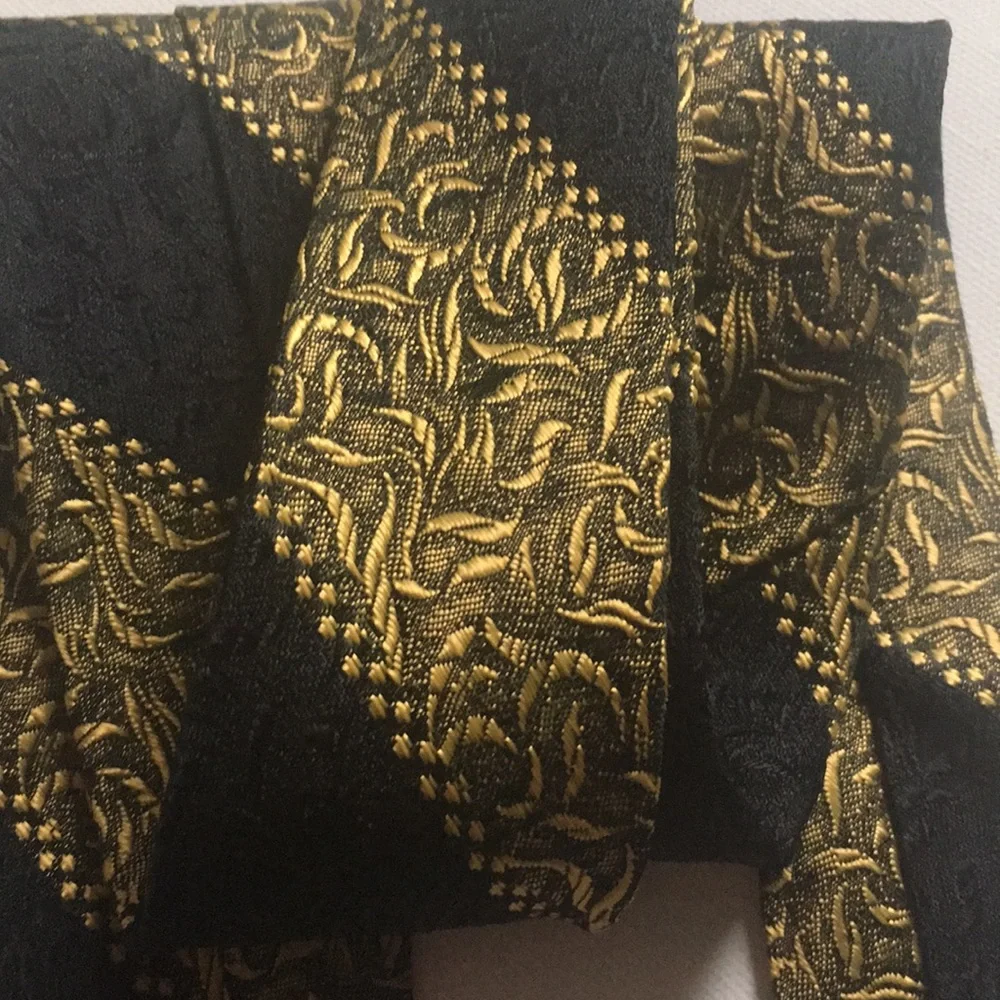 Neck Tie Patterned Men’s Black Gold Collector Item